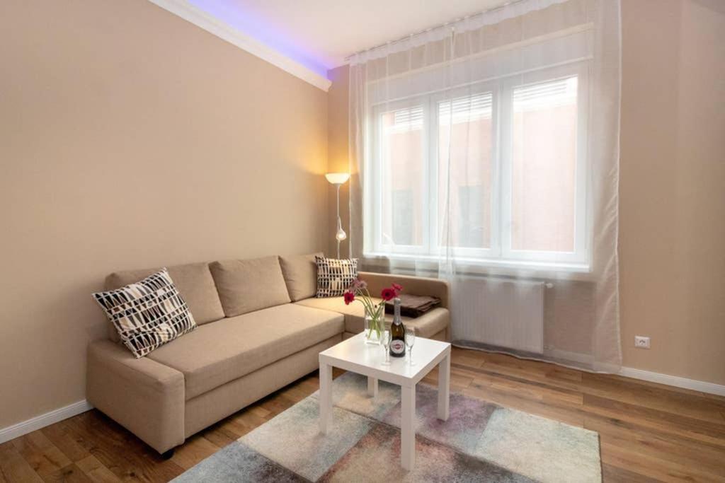 Nice And Cozy Apartment Next To The Parliament Budapest Ngoại thất bức ảnh