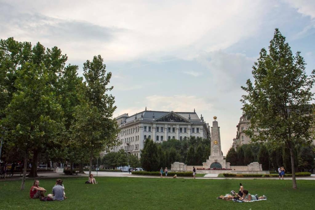 Nice And Cozy Apartment Next To The Parliament Budapest Ngoại thất bức ảnh