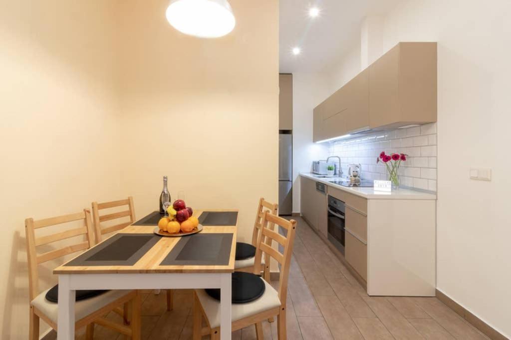 Nice And Cozy Apartment Next To The Parliament Budapest Ngoại thất bức ảnh